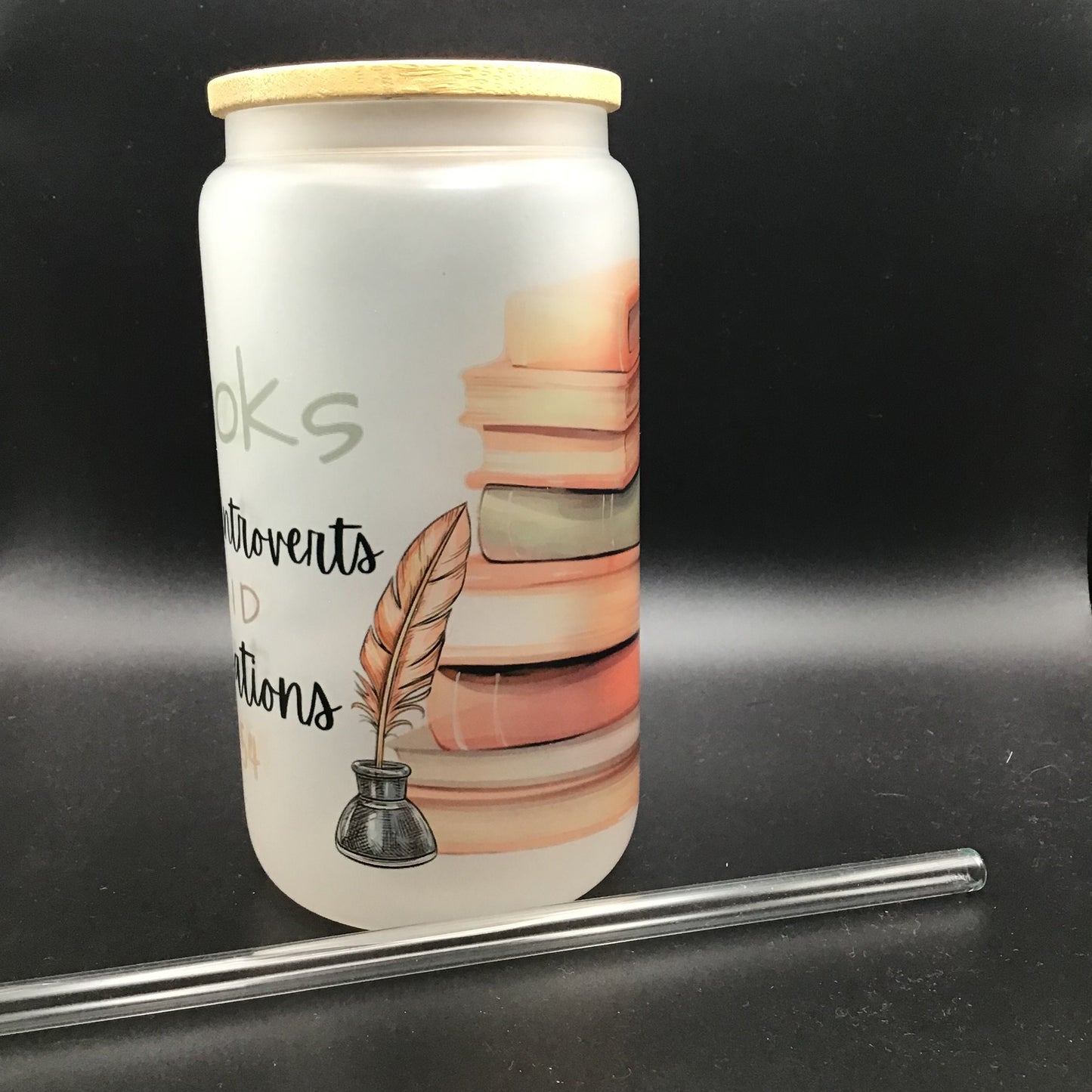 Books helping introverts avoid conversations since 1454 Frosted Glass Tumbler | Trinkgefäß Buchzitat | Glas mit Bambusdeckel und Strohhalm