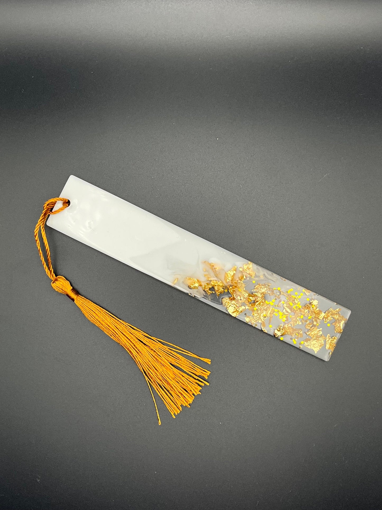 Lesezeichen Resin | Personalisierbares Lesezeichen | weiß-goldenes Lesezeichen