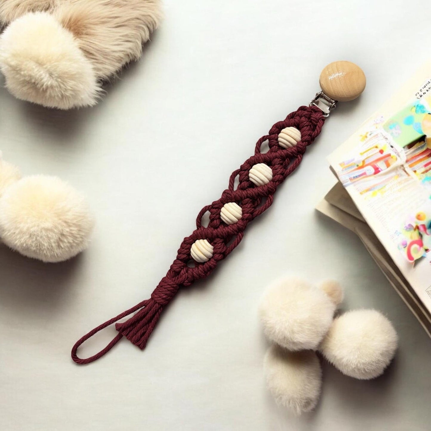 Makramee Schnullerkette | personalisierte Schnullerkette | Geschenk zur Geburt