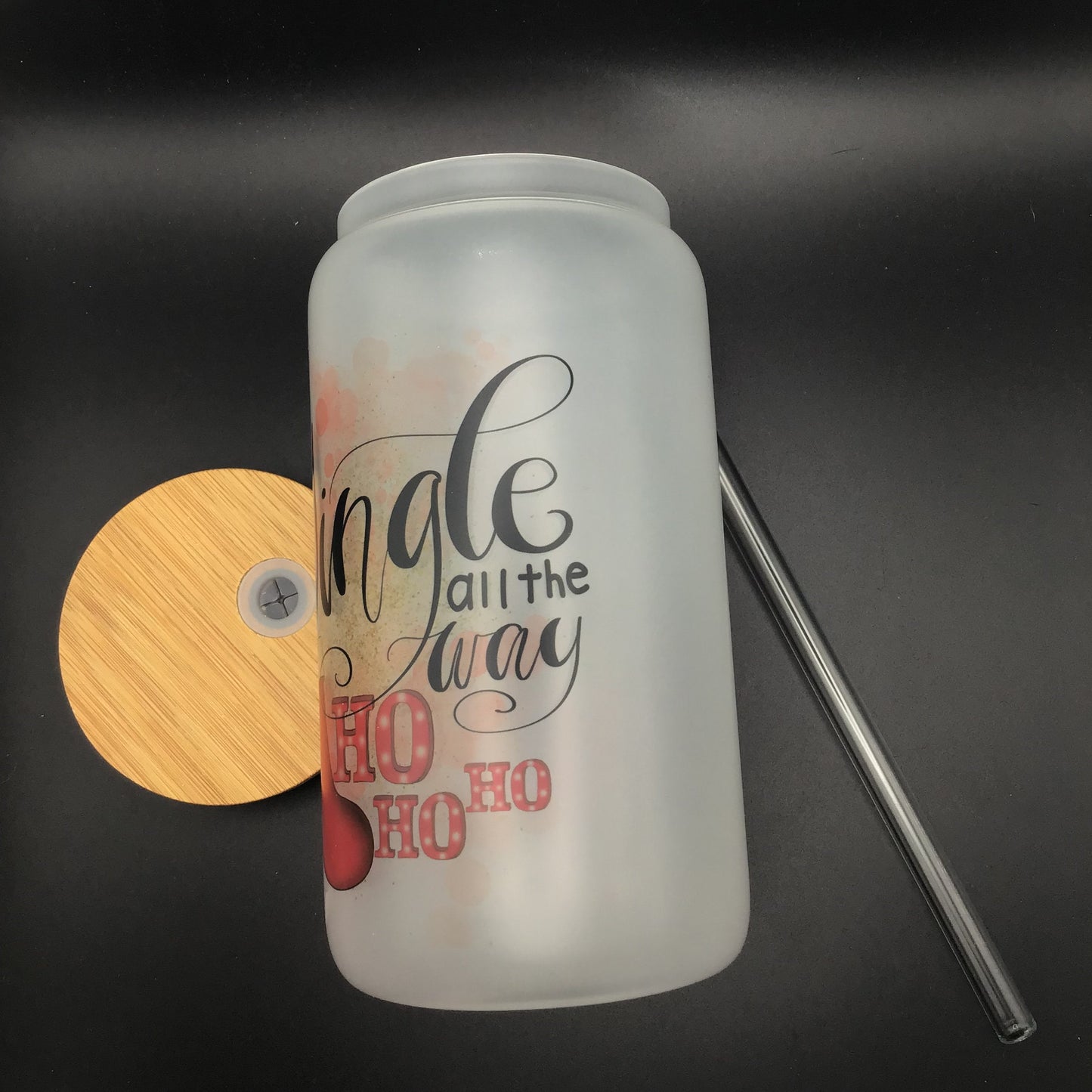Jingle all the way Frosted Glass Tumbler | weihnachtliches Trinkgefäß | Glas mit Bambusdeckel und Strohhalm
