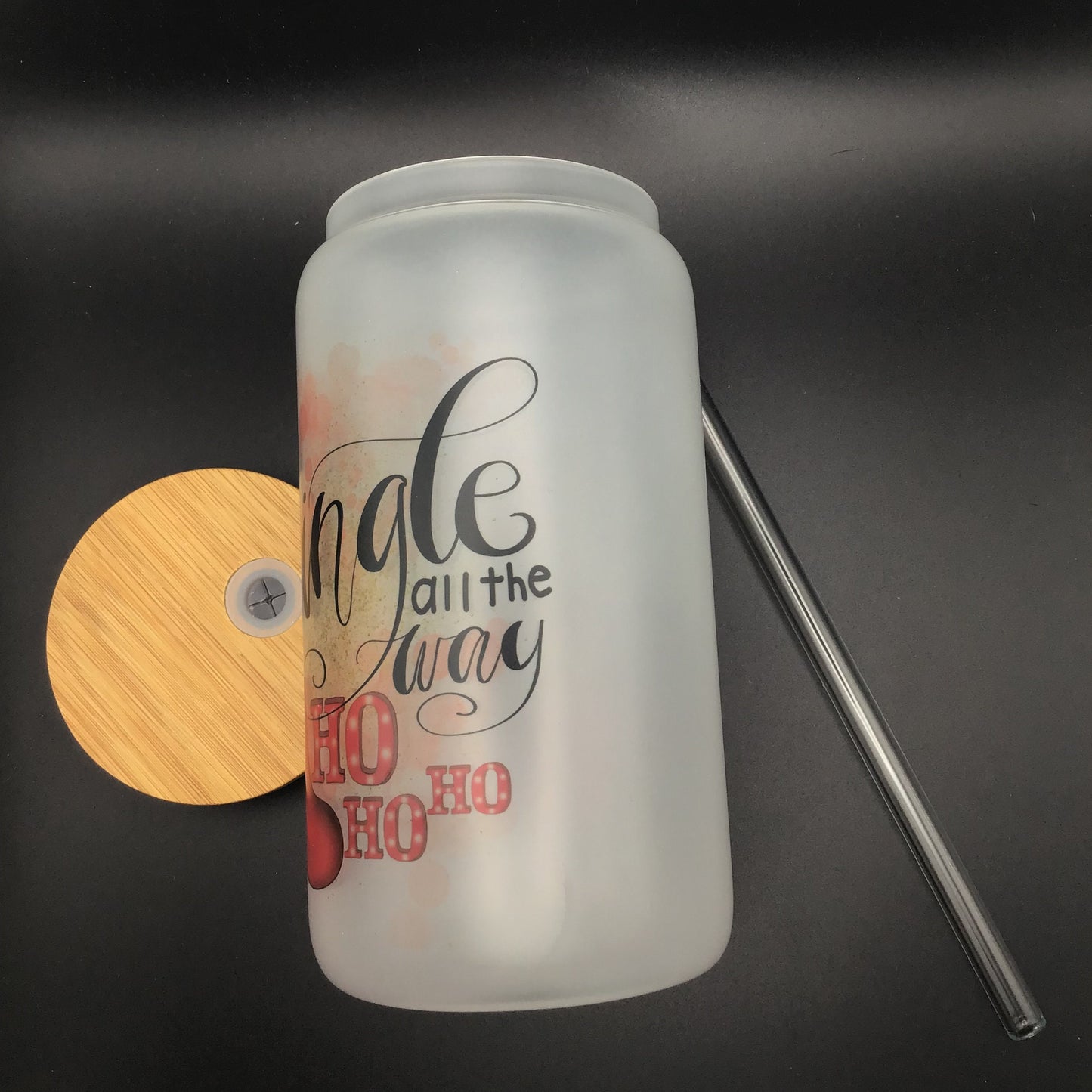Jingle all the way Frosted Glass Tumbler | weihnachtliches Trinkgefäß | Glas mit Bambusdeckel und Strohhalm
