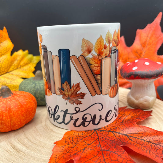 Booktrovert Mug | cozy autumn bookish mug |  Herbstliche Tasse | Buchige Tasse